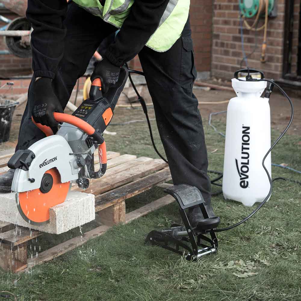 Nożny bidon ciśnieniowy Hydronetka Evolution 15l i wężem o długości 3 m do usuwania kurzu