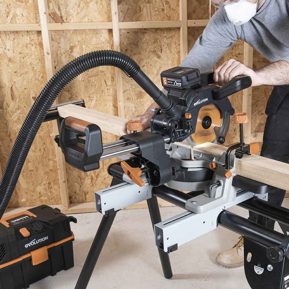 Akumulatorowa piła ukośnica Evolution R185SMS-Li 18V EXT Li-Ion 185 mm z wielomateriałową tarczą TCT