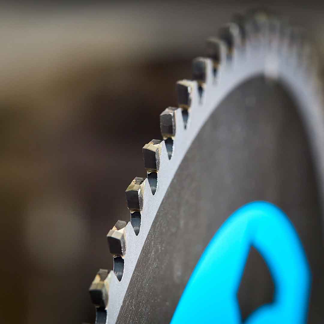 Tarcza TCT do cięcia cienkiej stali Evolution 255 mm 70T