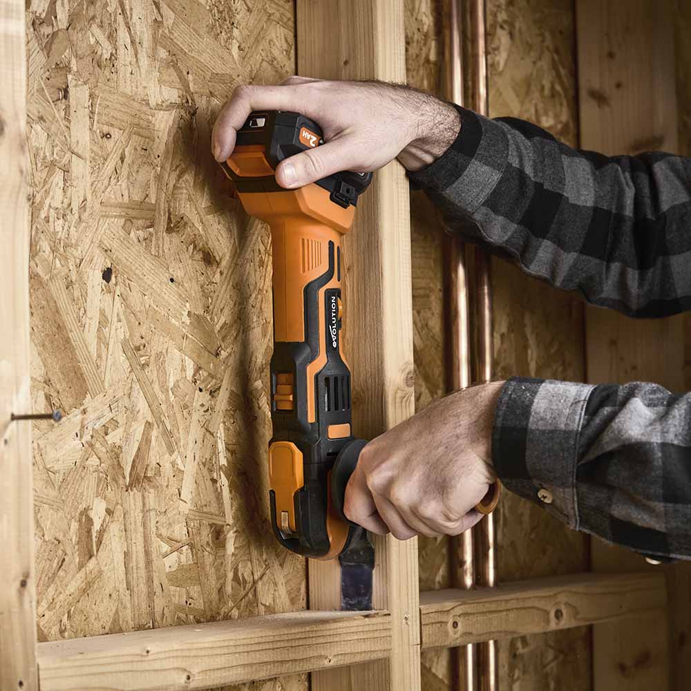 Akumulatorowe narzędzie wielofunkcyjne Evolution R18MLT-Li z wielomateriałowym ostrzem